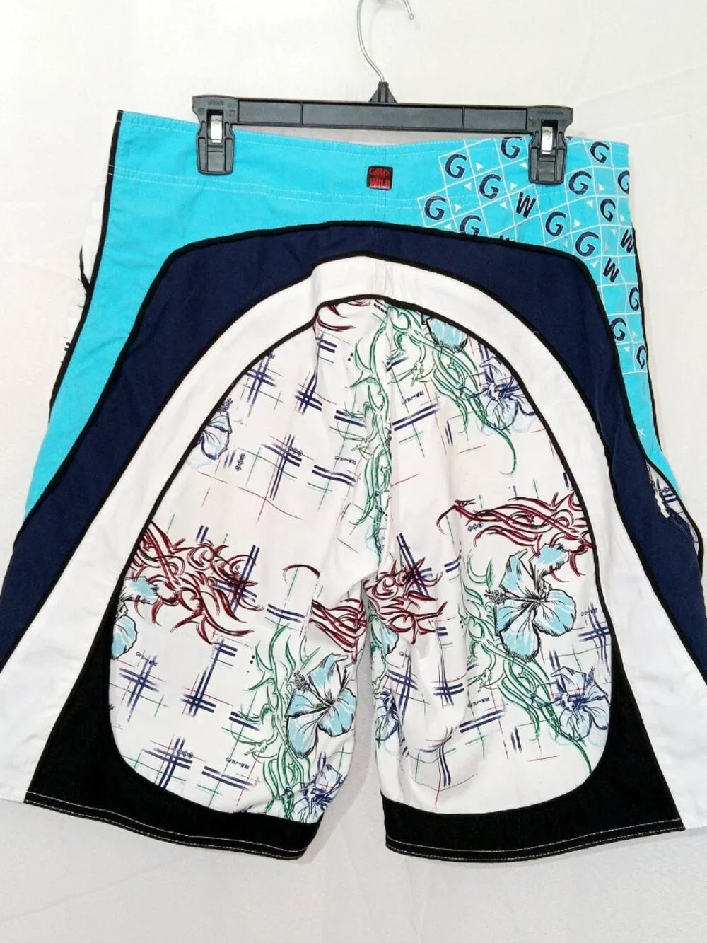 Girls Gone Wild Board Shorts M Floral Tribal Surf Swim Trunks RARE Y2K NWOT